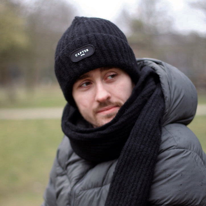BONNET.